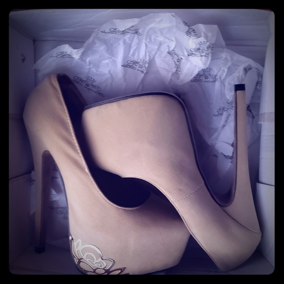 Womans heels size 5.5 - Picture 1 of 1